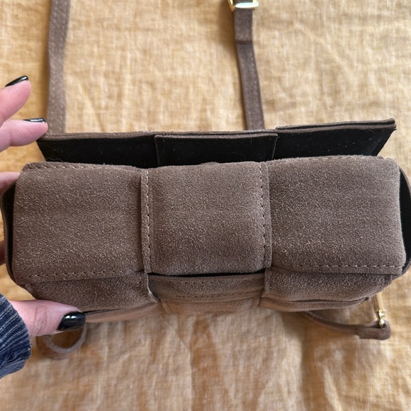 Viola Castellani Made in Italy woven leather cassette crossbody - Picture 12 of 17